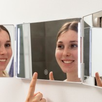 Bathroom Mirror with LED Light and 360º Vision SelfKut InnovaGoods