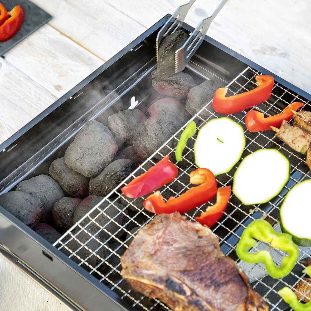 Klappbarer tragbarer Grill für die Verwendung mit Holzkohle BearBQ InnovaGoods