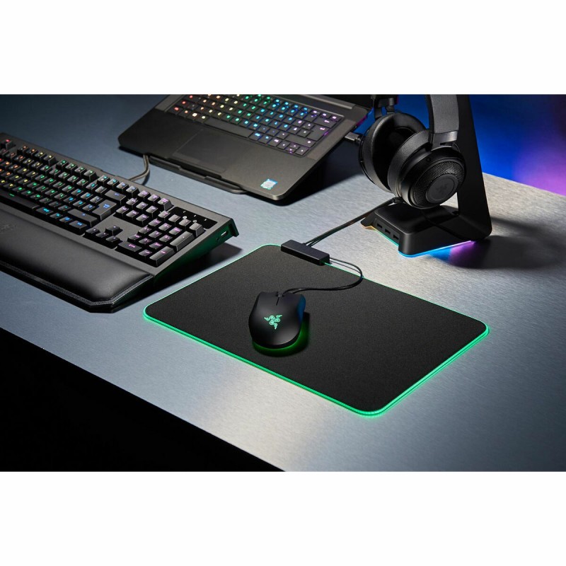 Tapis de Souris Razer RZ02-02500300-R3M1 Jeux Noir Avec câble Illumination RGB