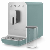 Cafetière superautomatique Smeg BCC13EGMEU