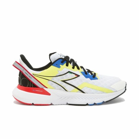 Chaussures de Running pour Adultes Diadora Mythos Blushield Volo 3 Blanc Homme