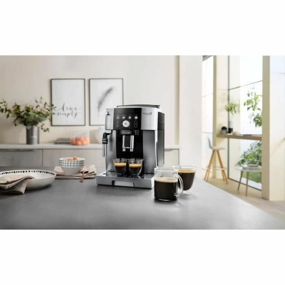 Superautomatische Kaffeemaschine DeLonghi MAGNIFICA S