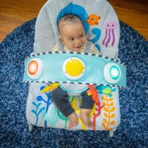 Baby-Liegestuhl Baby Einstein Ocean Explorers Kick to It Opus Musical