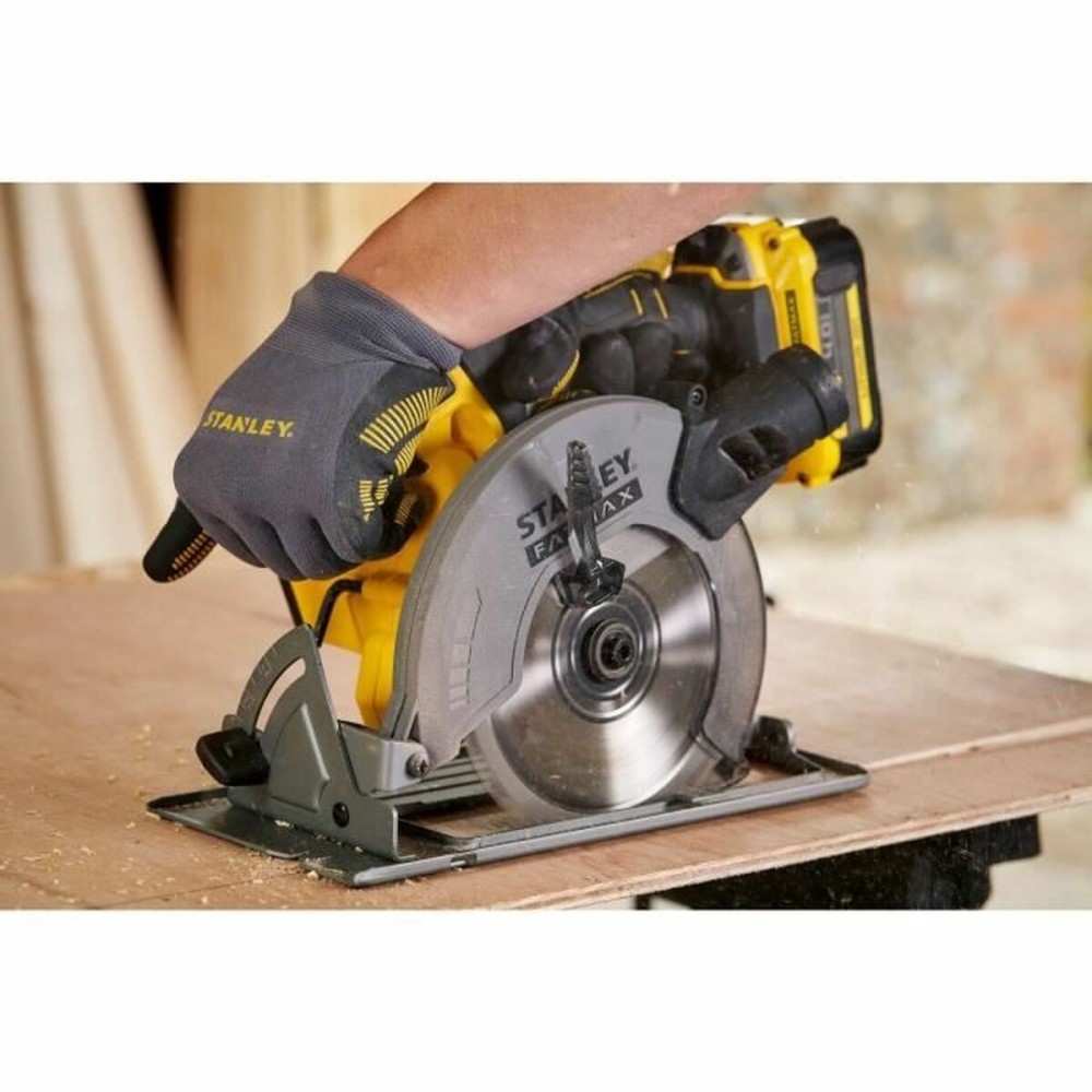 Circular saw Stanley SFMCS500B 18 V