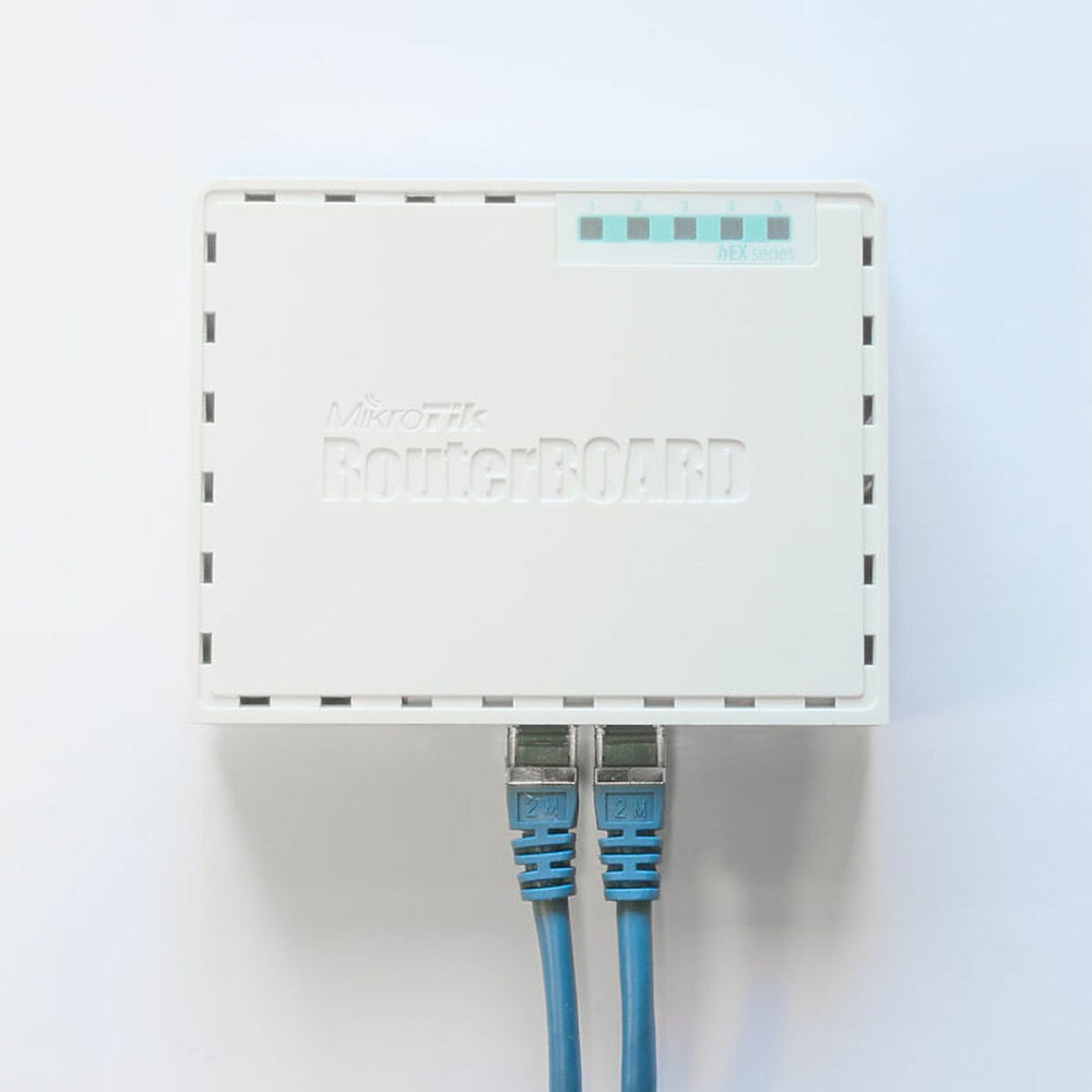 Router Mikrotik RB750GR3