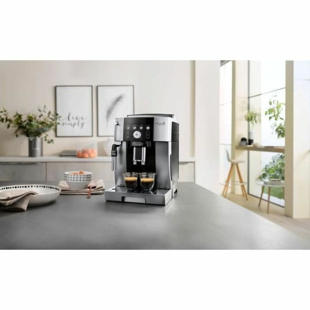 Superautomatische Kaffeemaschine DeLonghi MAGNIFICA S