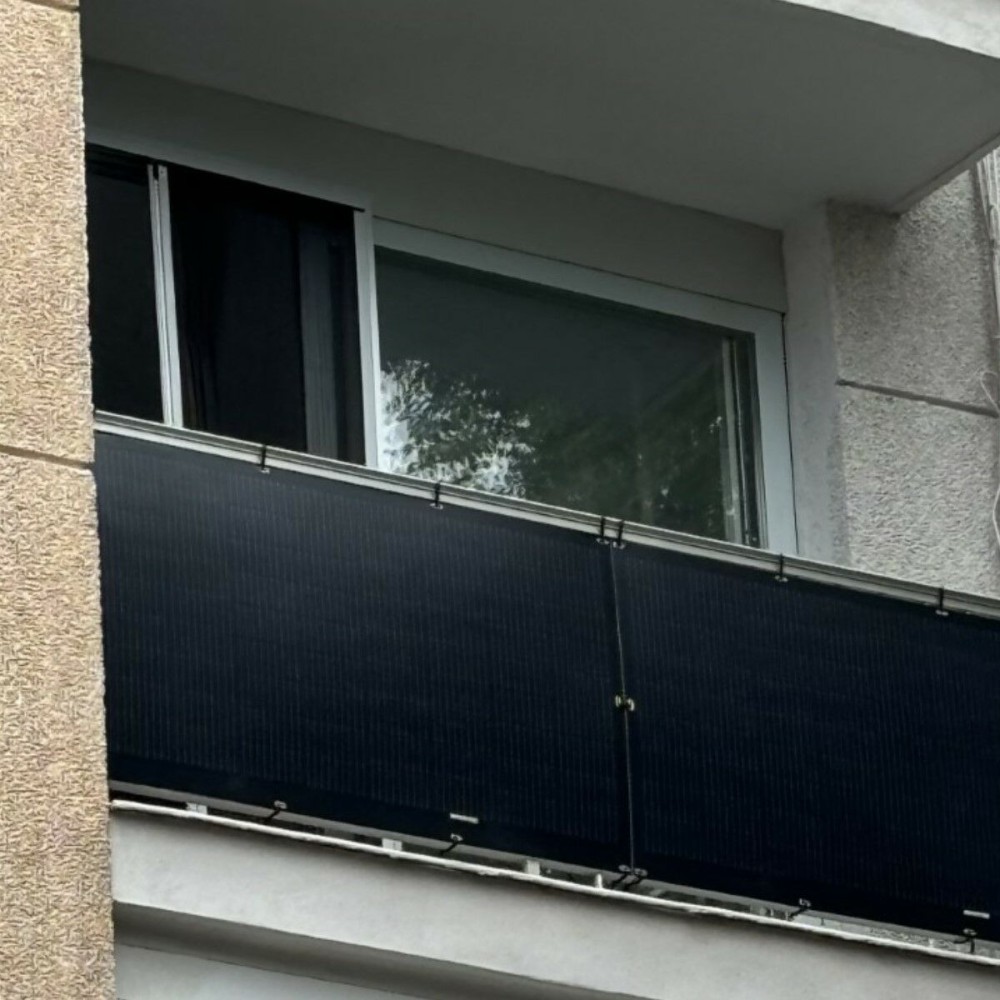 Kit Solaire Auto-installable Flex Full Black 800W x4 panneaux solaires ultralégers et flexibles. Utilisation pour balcon