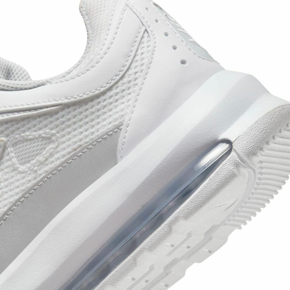 Women's casual trainers Nike Air Max AP White