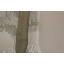 Arzu Kaprol Eleganter Bleistiftrock in Weiß- und Grautönen