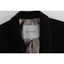 KAALE SUKTAE Eleganter drapierter langer Mantel in Schwarz mit roten Akzenten