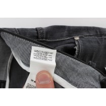 Acht Erhöhen Sie Ihren Stil mit zeitlosen grauen Jeans
