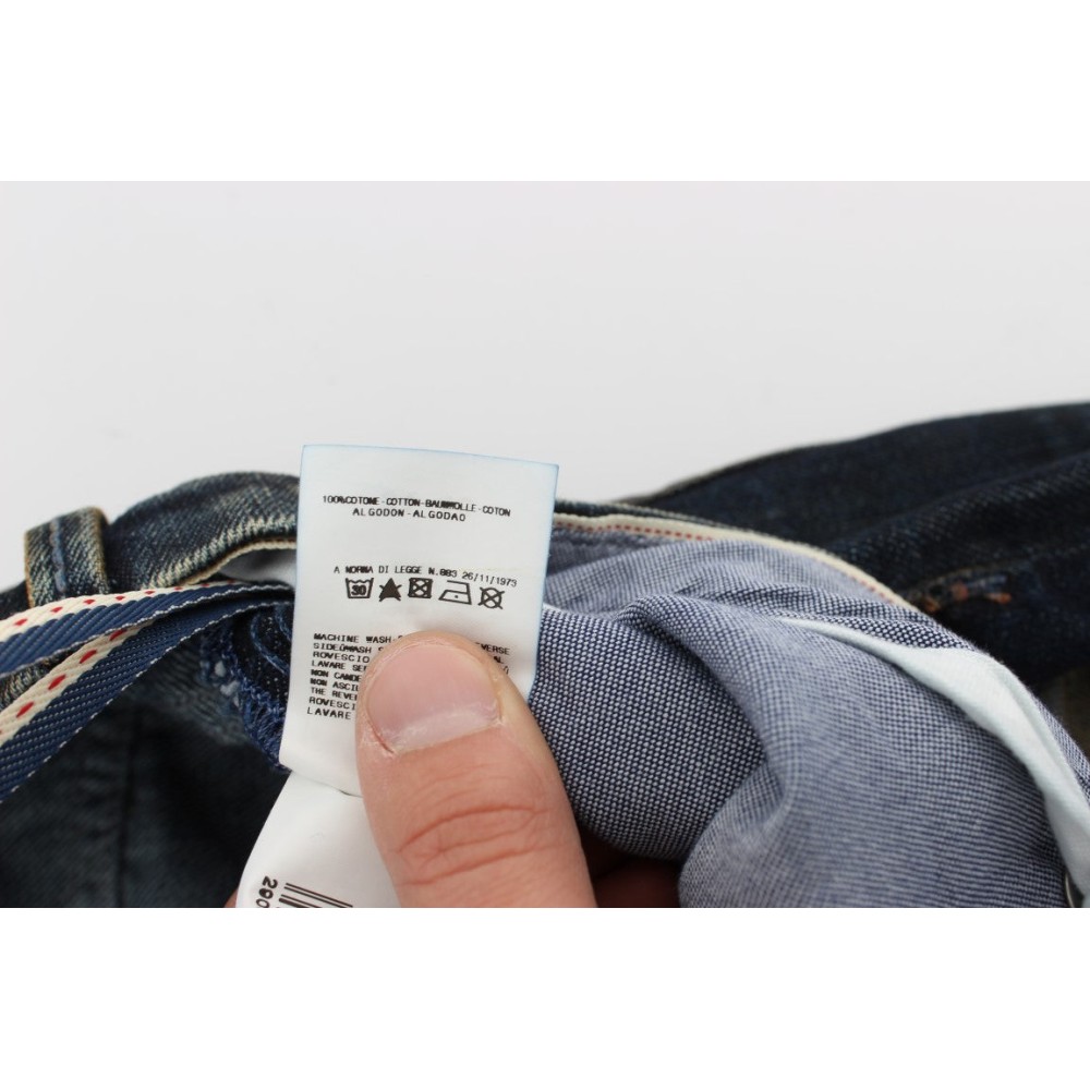 Acht Elegante Straight Fit Denim-Jeans für Männer