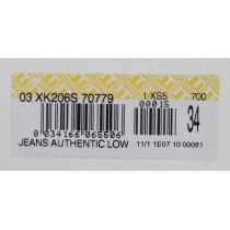 Acht Elegante Straight Fit Denim-Jeans für Männer