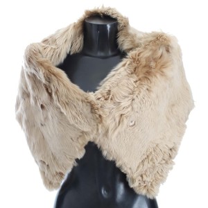 Dolce & Gabbana Elegantes Umhängetuch aus Alpakafell in Beige