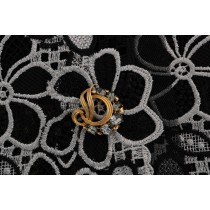 Dolce & Gabbana Eleganter Spitzenminirock mit Kristalldetails