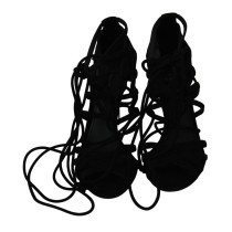 Dolce & Gabbana Elegante schwarze Stiletto-Sandalen mit Knöchelriemen aus Wildleder