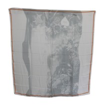 Costume National Eleganter floraler Seidenschal