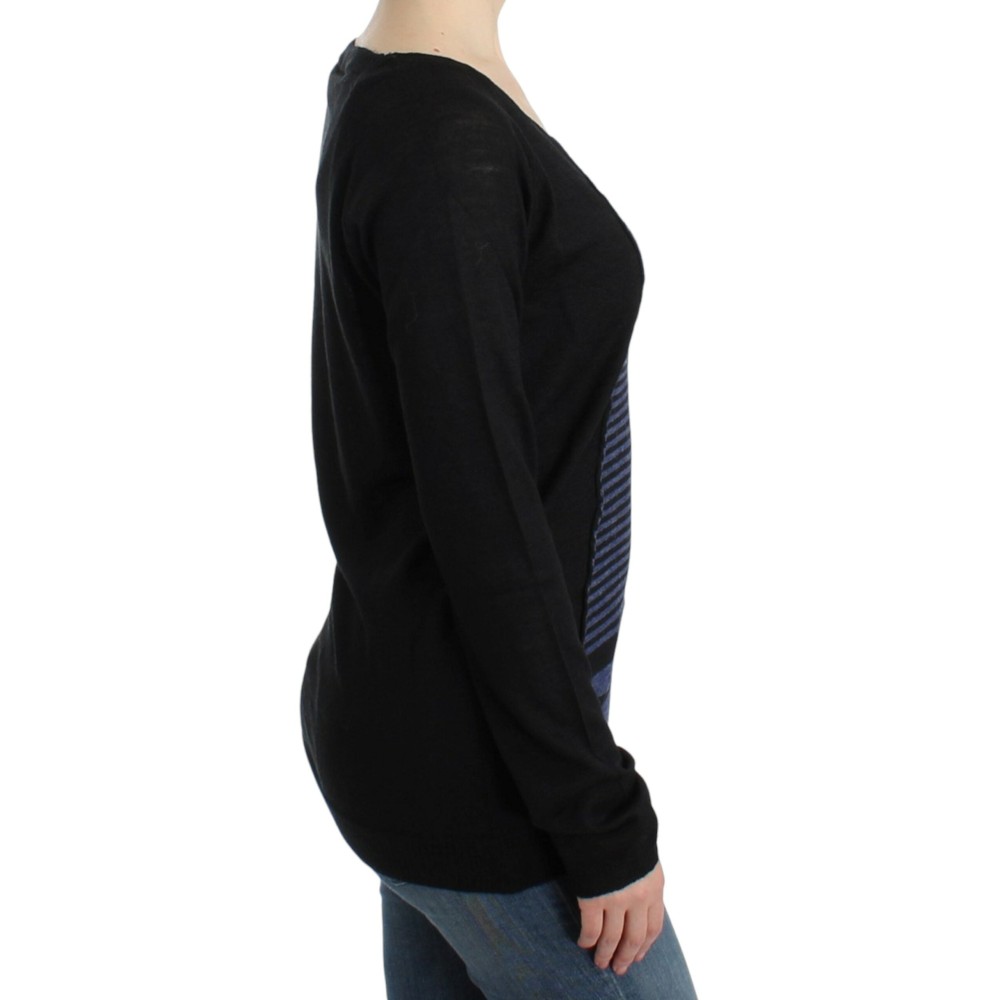 Costume National Luxuriöser Pullover mit gestreiftem V-Ausschnitt