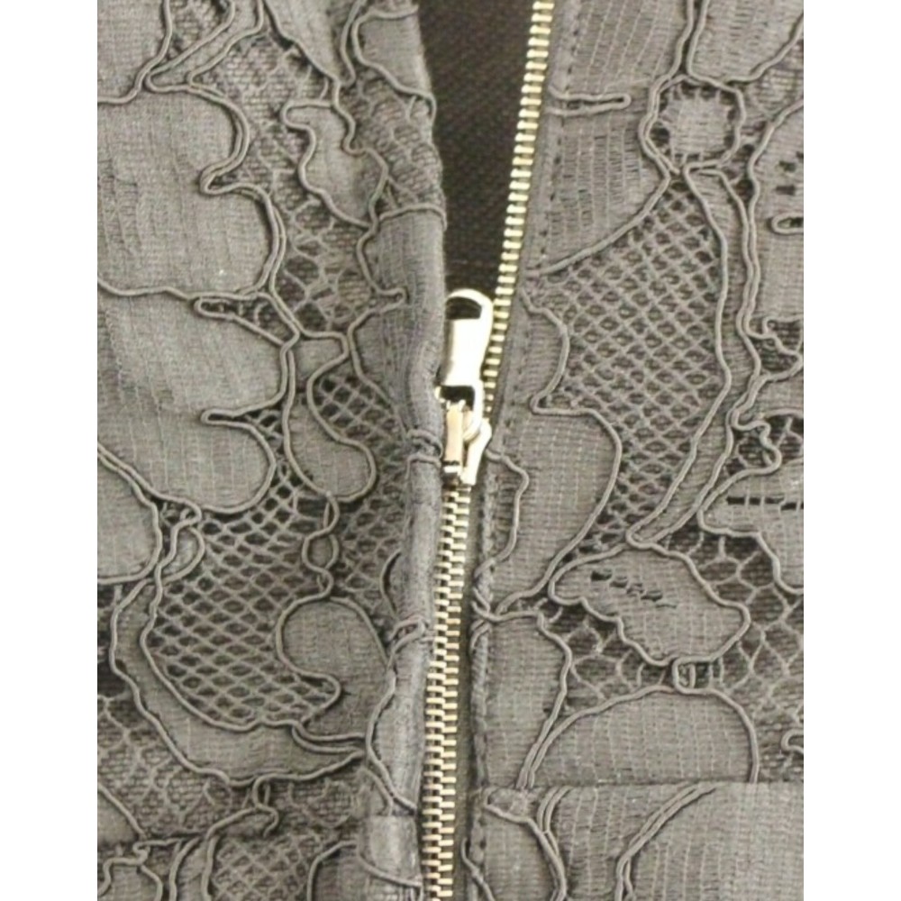Dolce & Gabbana Elegantes Schwarzes Kleid aus geblümter Spitze