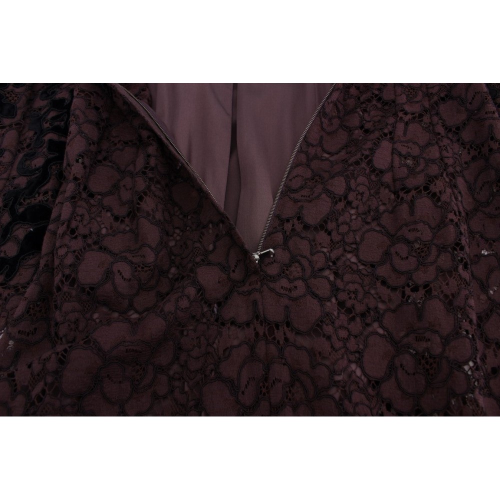 Dolce & Gabbana Elegantes lila geblümtes Maxikleid aus Spitze