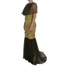 Acht Elegante Straight Fit Herrenjeans mit niedriger Taille