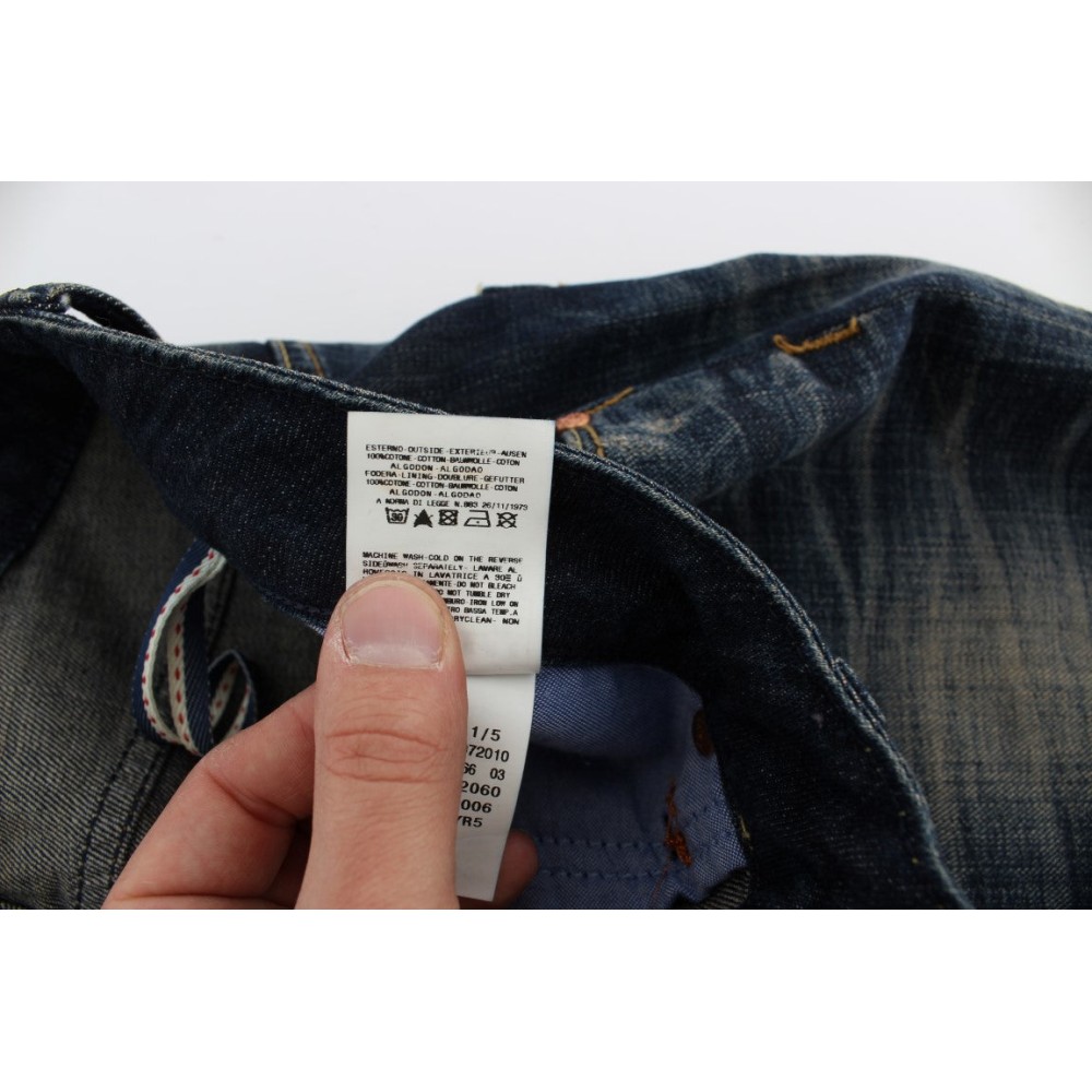 Acht Elegante Straight Fit Herrenjeans mit niedriger Taille