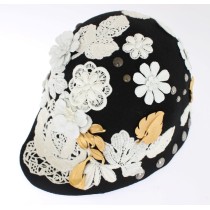 Dolce & Gabbana Eleganter Cloche-Hut aus schwarzer Wolle mit Blumenmuster