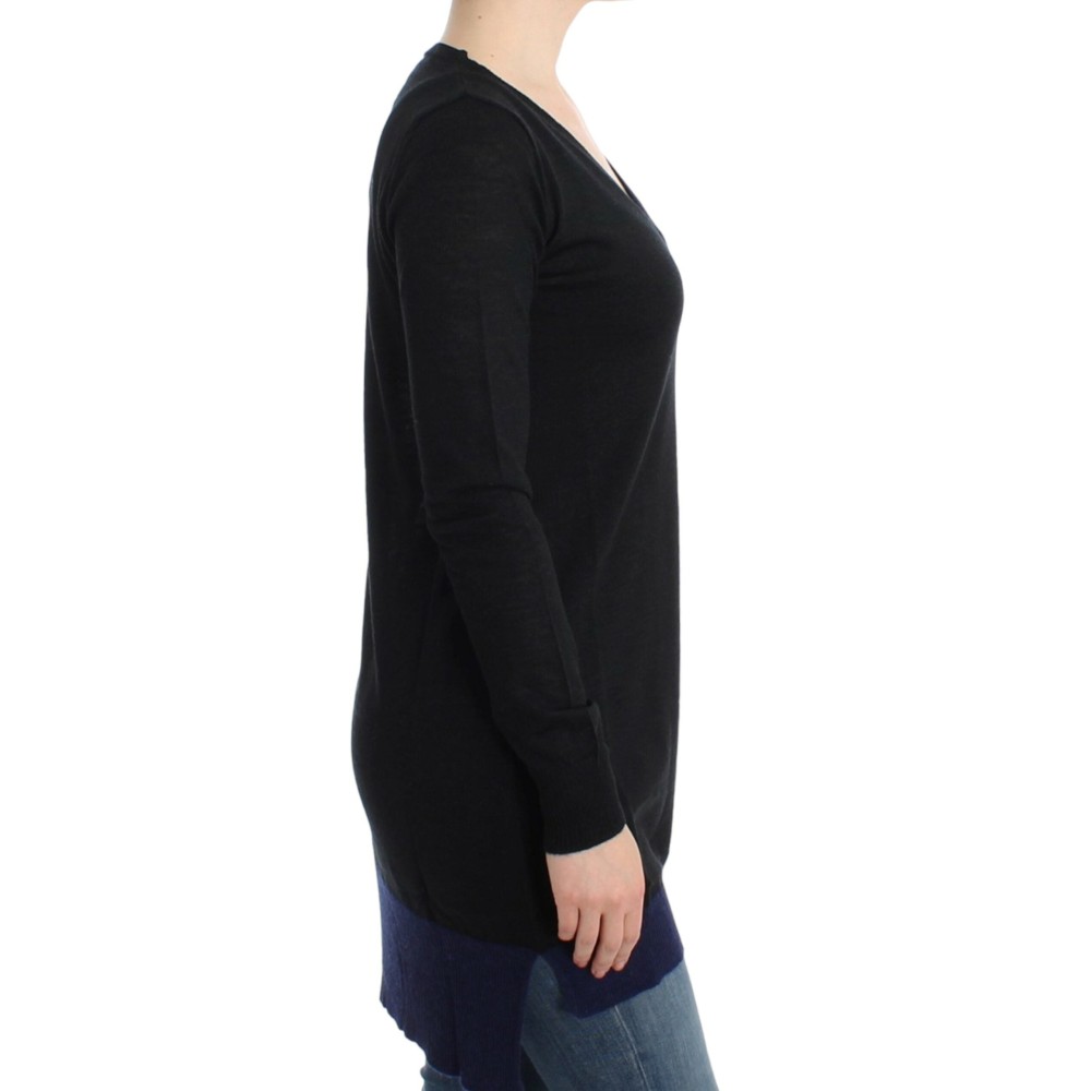 Costume National Leichter Pullover mit elegantem V-Ausschnitt