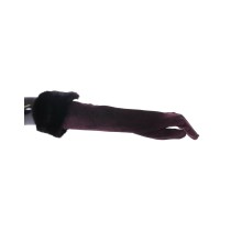 Dolce & Gabbana Elegante ellbogenlange lila Pelzhandschuhe