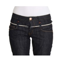Acht Elegante dunkelblaue Jeans mit geradem Bein