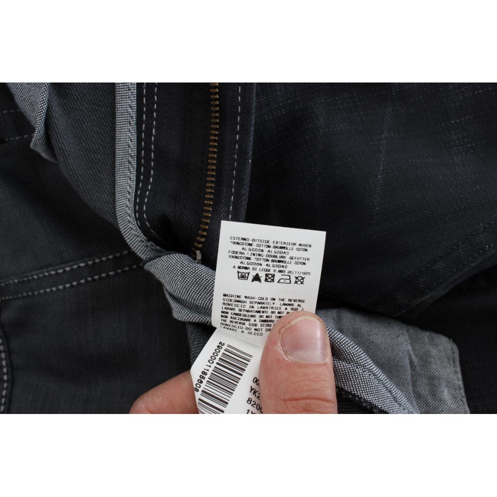 Acht Glatte graue Slim Fit italienische Herrenjeans