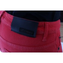 Costume National Strahlend rote superschmale Designerjeans