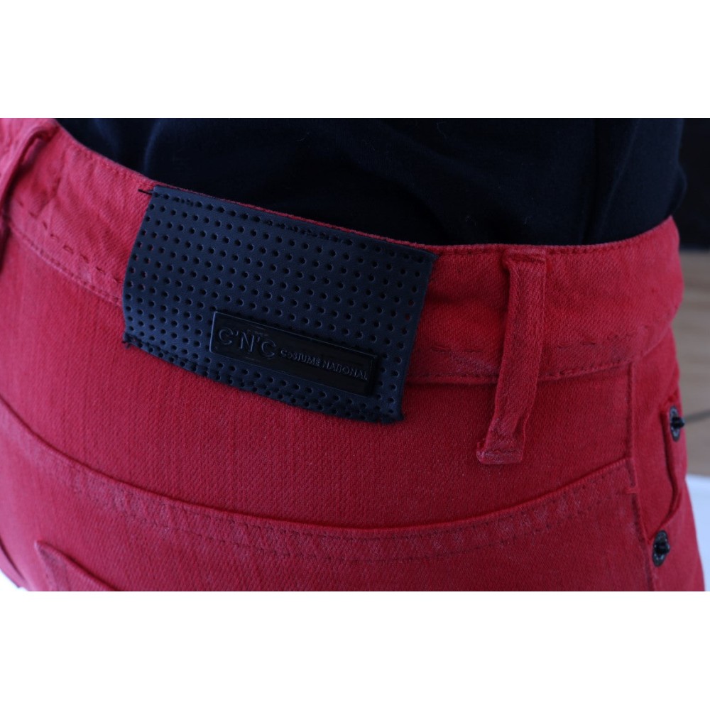 Costume National Strahlend rote superschmale Designerjeans