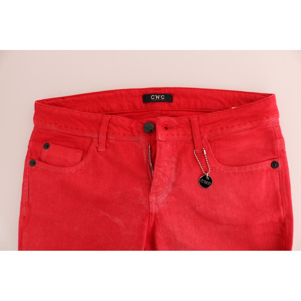 Costume National Strahlend rote superschmale Designerjeans