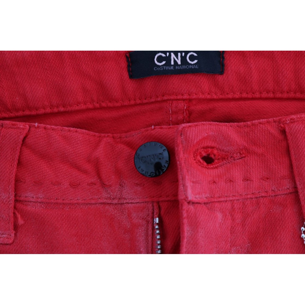 Costume National Strahlend rote superschmale Designerjeans