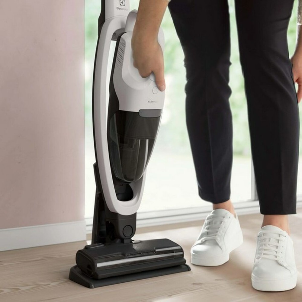 Aspirateur balai Electrolux ES52CB18SH
