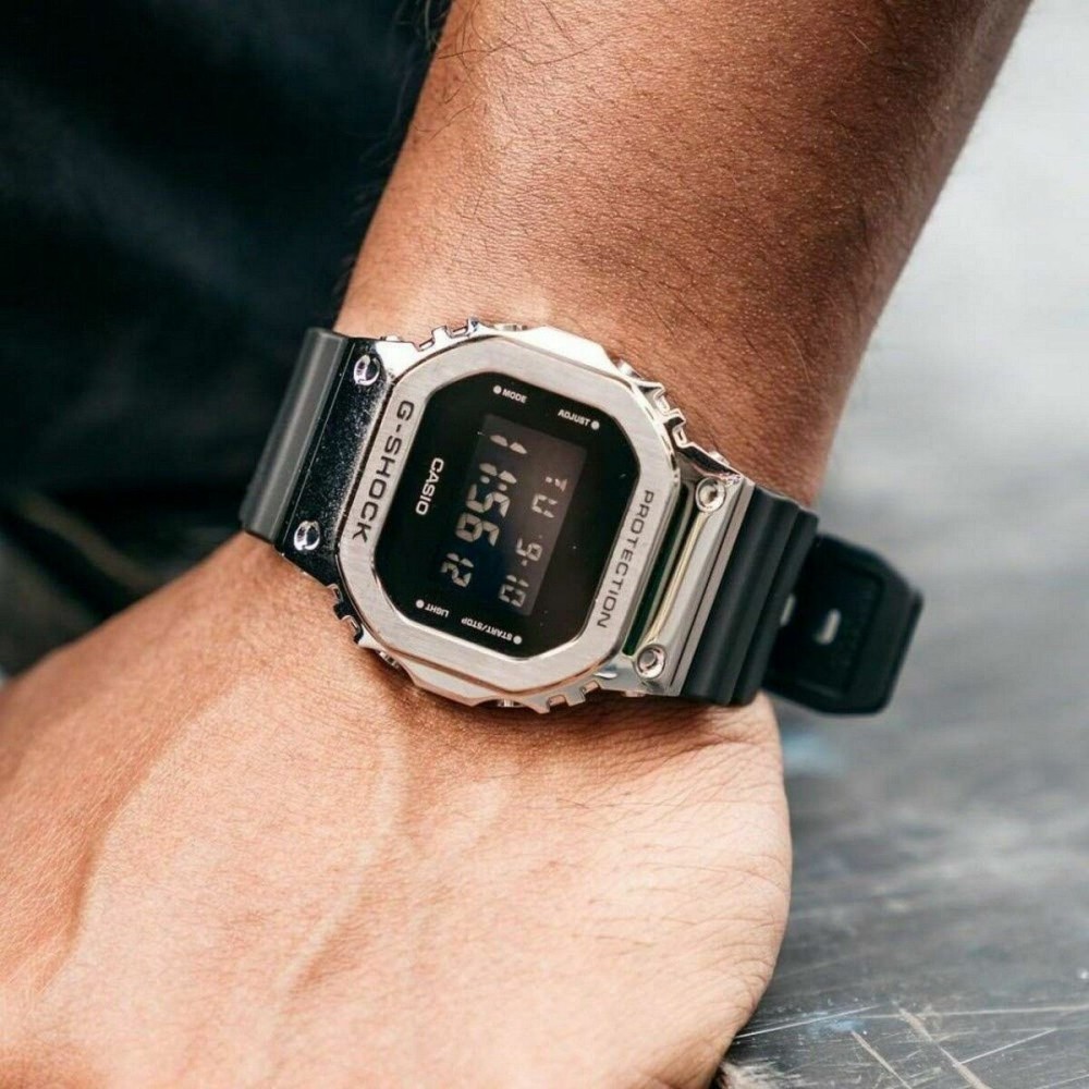 Unisex-Uhr Casio G-Shock GM-5600U-1ER (Ø 43 mm)