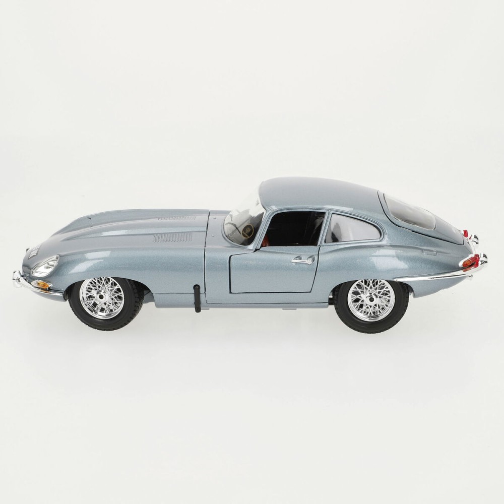 Car Bburago GT-Jaguar "E" Coupe (1961) 1:18