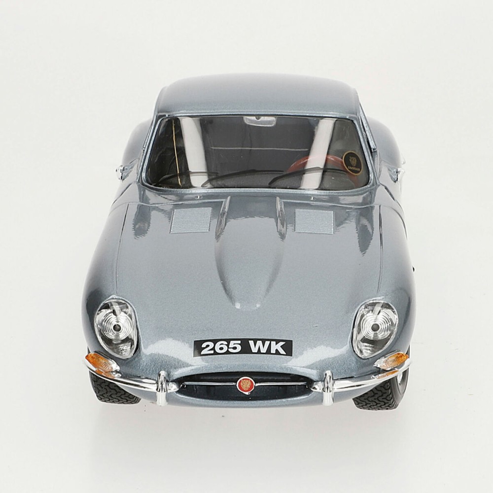 Car Bburago GT-Jaguar "E" Coupe (1961) 1:18
