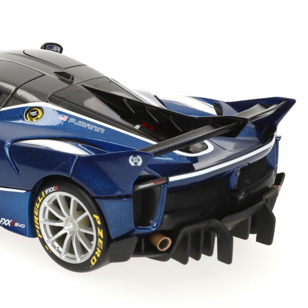 Voiture Bburago Ferrari FXX K-EVO 27 BL 1:18