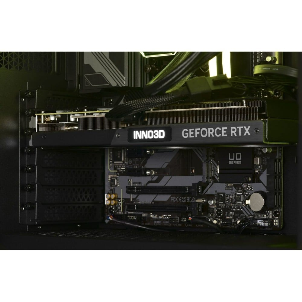 PC de bureau Actina KOMAAAGIP1479 AMD RADEON RX 7800 XT AMD Ryzen 7 7800X3D 32 GB RAM 2 TB SSD