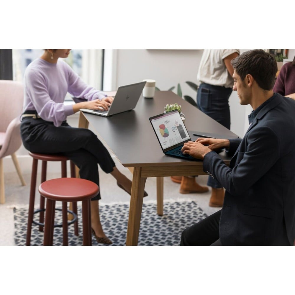 Ordinateur Portable HP 819B4EA 16" AMD RYZEN™ 7 PRO 7840U 16 GB RAM 512 GB SSD