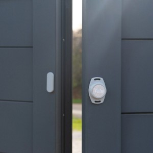 Smart Plug Yale 05/102300/BW
