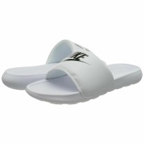 Tongs pour Femmes Nike VICTORI ONE SLIDE CN9677 100 Blanc