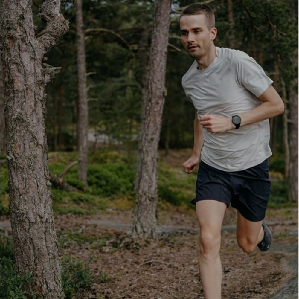 Smartwatch Suunto SS050807000 Black (Black)