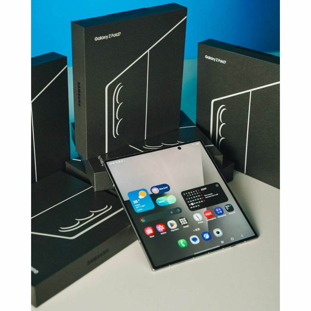 Smartphone Samsung SM-F966BZKCEUB Octa Core 12 GB RAM 512 GB Schwarz 8"
