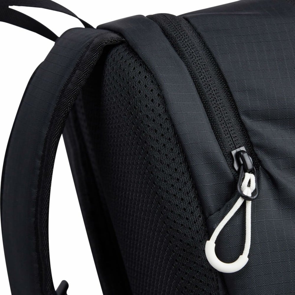 Gym Bag Berghaus 24/7 365 U18 Black 18 L