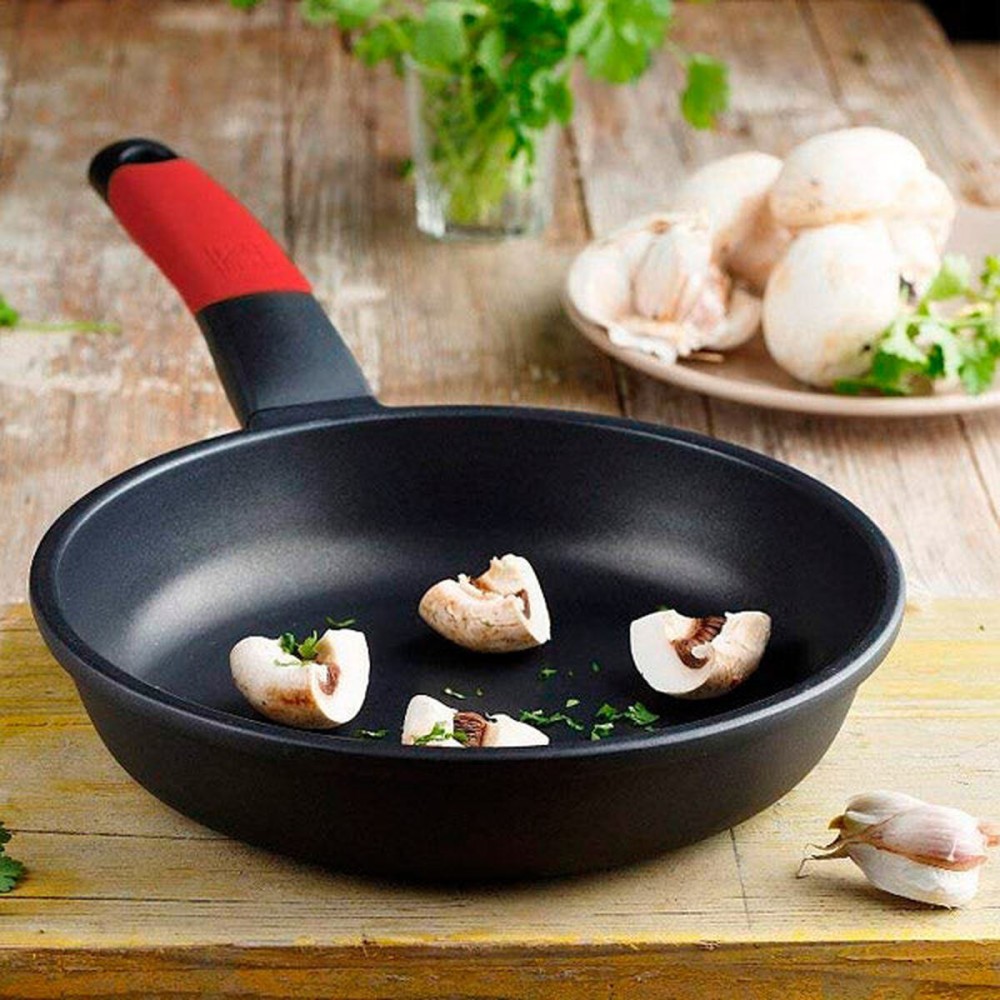 Non-stick frying pan BRA A411220 Ø 20 cm Red Stainless steel Aluminium