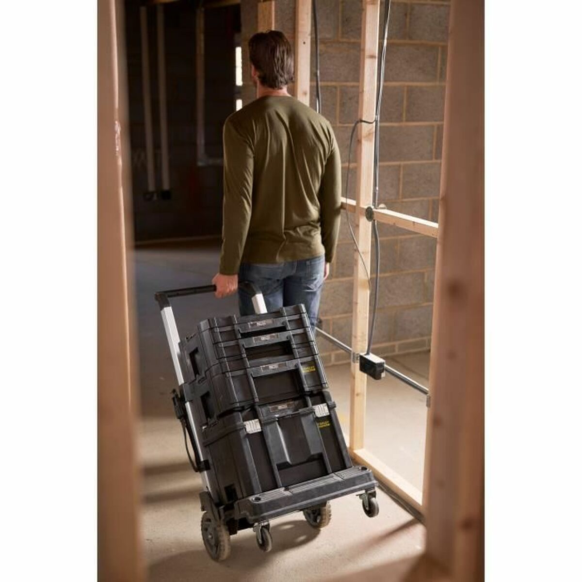 V2HECF1BDE8BE4B2130E8F8D11DEA81A33CR7214803P7