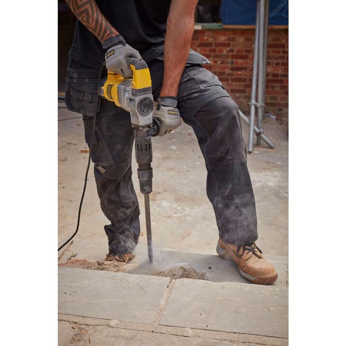 V2H215632390F2D71AB5BD8D00ED7C0CA07R7468245P10